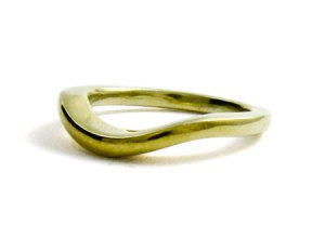 Kimberley Selwood Everlasting Signature ring in 18ct Gold - £700