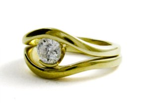 Kimberley Selwood Everlasting Signature rings 0.5ct diamond ring and band in 18ct Gold - £4,200